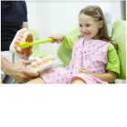 La imagen 4 de la Empresa DENTAL LITTLE KIDS Periodoncista de implantes dentales en Perú LAM