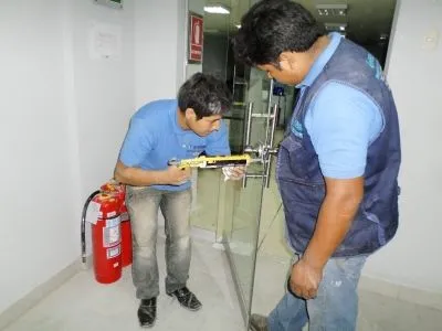 La imagen 4 de la Empresa CORPORACION DE VIDRIOS Y ALUMINIOS SAYAS DE: INVERSIONES SAYAS SAC