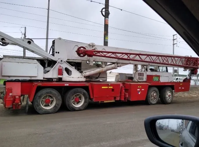 La imagen 1 de la Empresa MONTACARGAS Y GRUAS JL EIRL