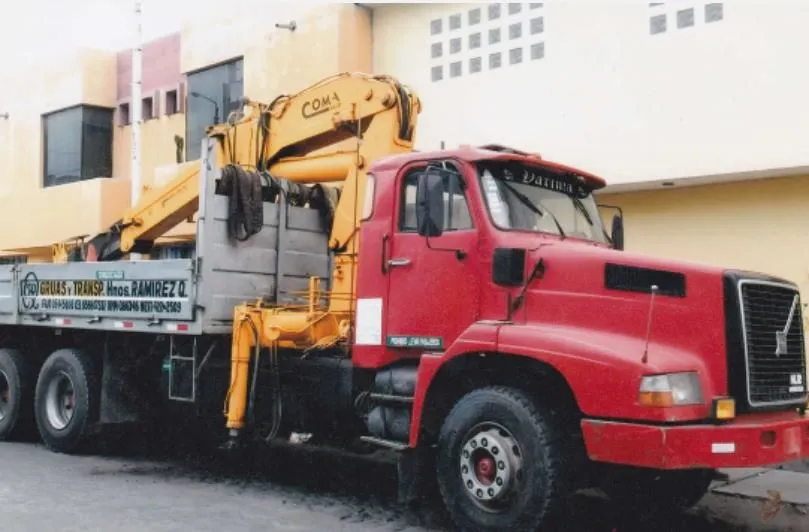 La imagen 1 de la Empresa GRÚAS Y TRANSPORTES HNOS. RAMÍREZ Q. EIRL